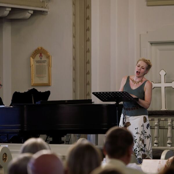 Pianisti Hans-Otto Ehrström, sopraano Helena Juntunen