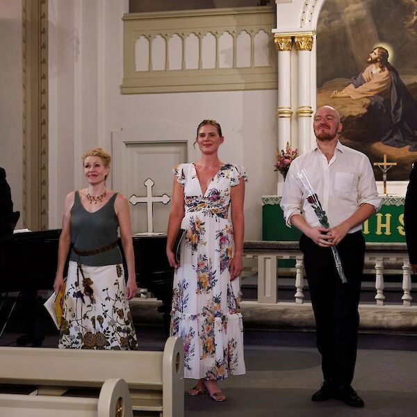 Pianisti Hans-Otto Ehrström, sopraano Helena Juntunen, mezzosopraano Pihla Terttunen, baritoni Jussi Vänttinen, basso Jyrki Korhonen