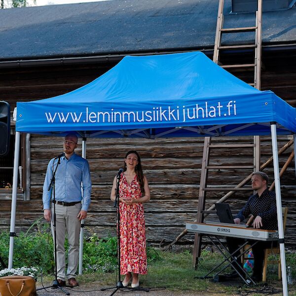 Jussi Vänttinen ja Saara Rauvala